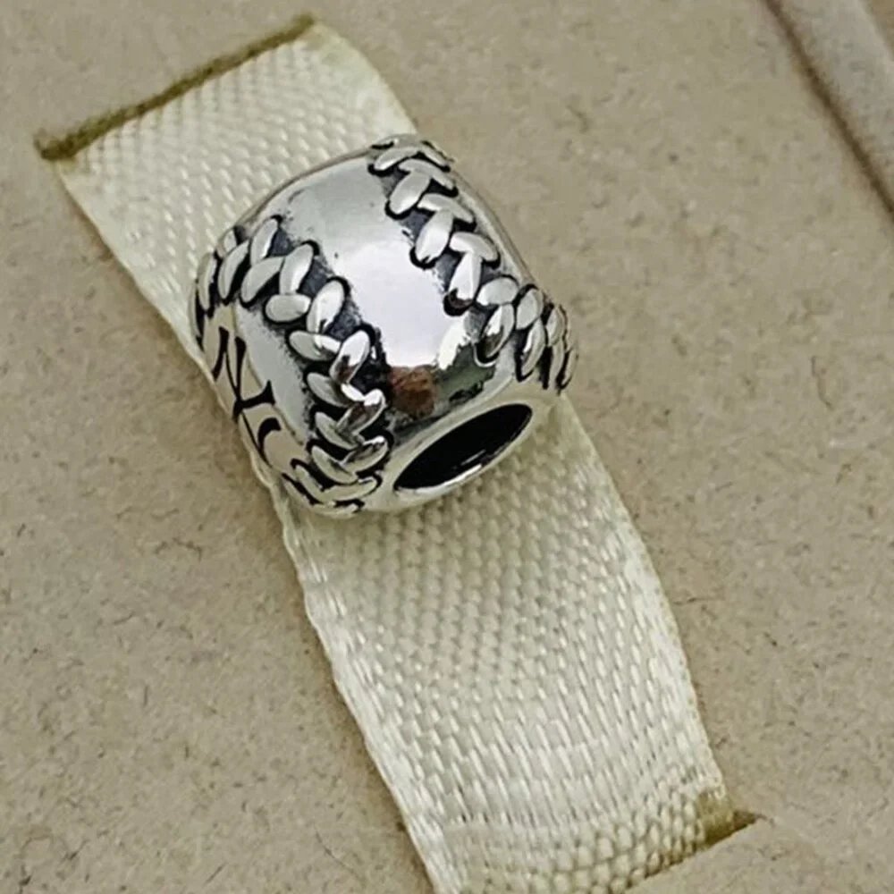 ✨✨ Pandora New York Yankees Baseball Charm - Picture 3 of 7